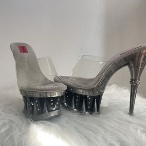 Women’s Size 10 heels, Brand New, Never worn. 6-6.5 in platform heel height.